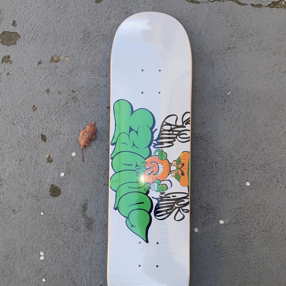 CONART ® SK8 skateboard DECK BY ATOMIK atomiko Sealed new in shrink.  
Size: